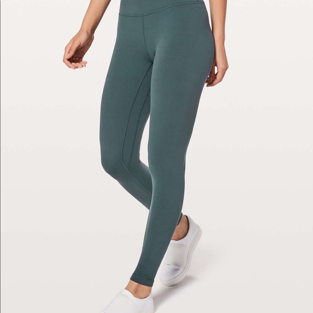 SOLD *** Lululemon align gravity 28” size 2